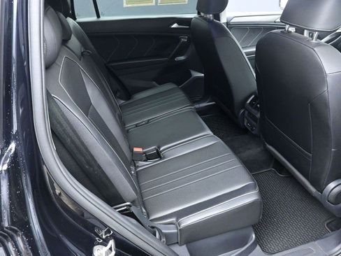 Used 2024 Volkswagen Tiguan SE image 29