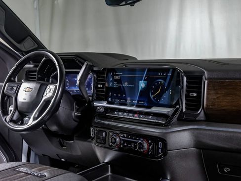 Used 2025 Chevrolet Silverado 3500 High Country w/ High Country Premium Package AWD/4WD image 23