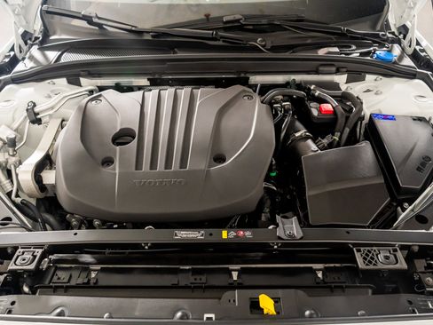 Used 2026 Volvo V60 B5 Cross Country Plus w/ Protection Package Premier image 52