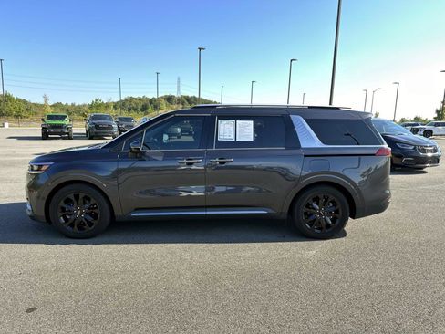 Used 2024 Kia Carnival SX Prestige image 8