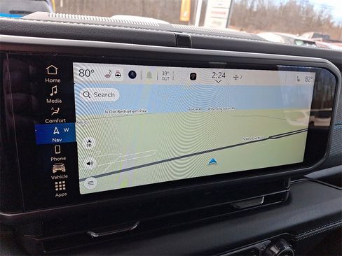 Used 2024 Jeep Wrangler Unlimited Rubicon 4xe w/ Technology Group image 17