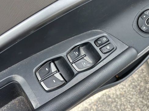 Used 2018 Hyundai Santa Fe Sport w/ 2.4L Value Package 02 AWD/4WD image 10