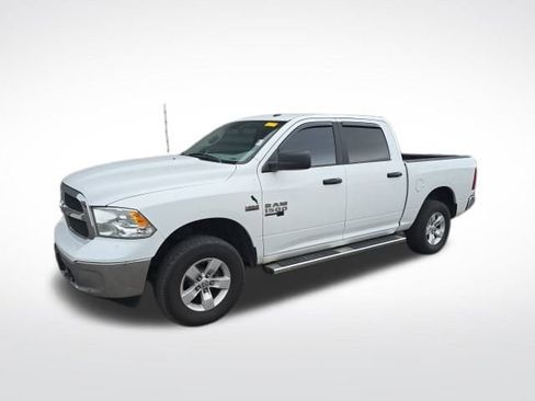 Used 2019 RAM 1500 Classic SLT image 3