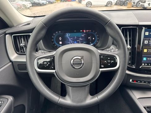 Certified 2025 Volvo XC60 B5 Plus AWD/4WD image 10