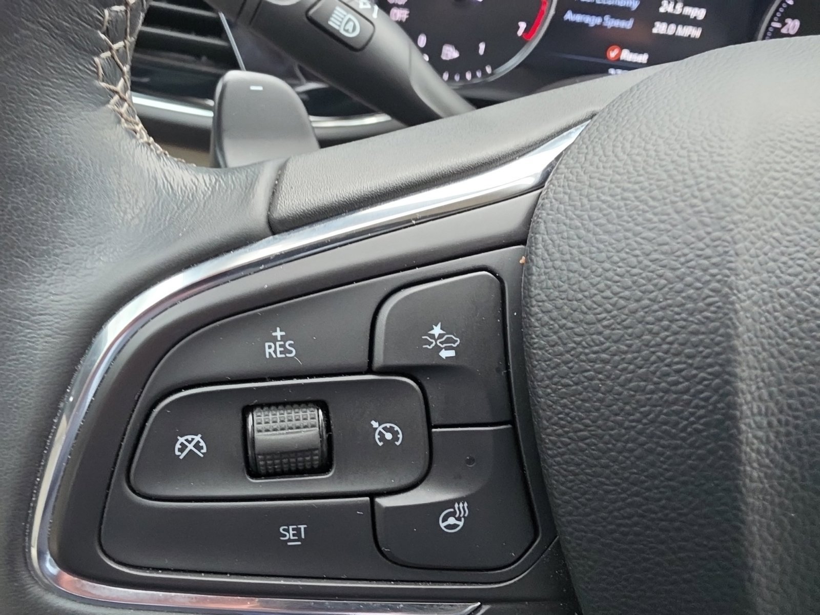 Used 2023 Buick Envision Avenir AWD/4WD image 32
