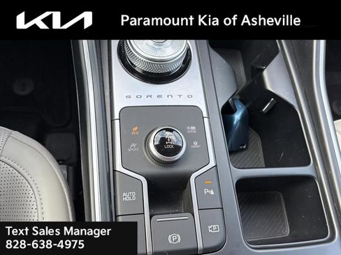 Used 2025 Kia Sorento EX image 26