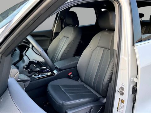 Used 2025 Audi Q5 Premium Plus w/ Premium Plus AWD/4WD image 8