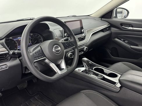 Used 2023 Nissan Altima 2.5 SV image 8