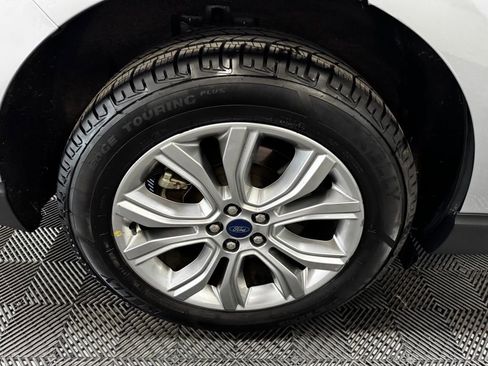 Used 2022 Ford Edge Titanium w/ Equipment Group 301A AWD/4WD image 19