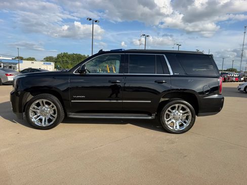 Used 2019 GMC Yukon SLT w/ Premium Edition AWD/4WD image 10
