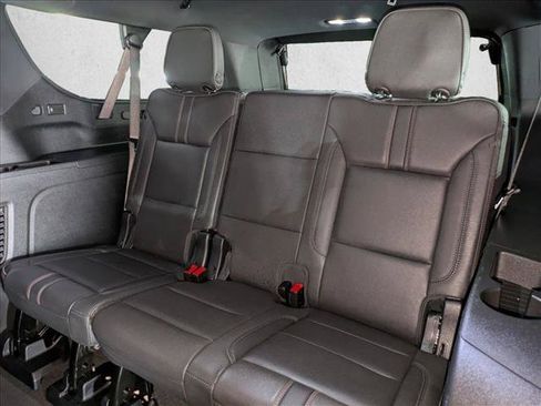 Used 2025 Chevrolet Suburban RST w/ Comfort Package AWD/4WD image 21