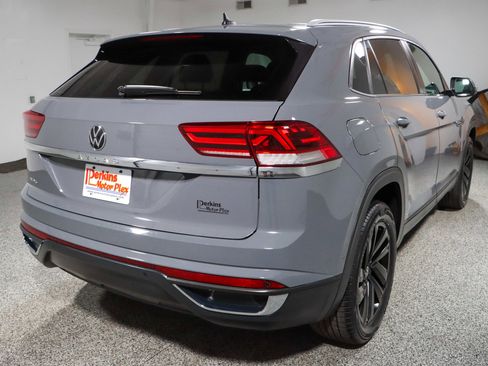 Used 2022 Volkswagen Atlas Cross Sport SE w/ Panoramic Sunroof Package image 7