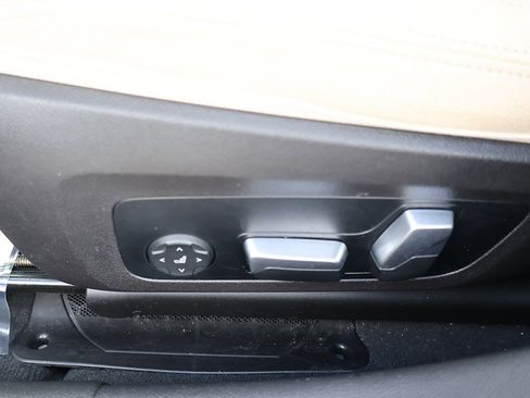 Used 2023 BMW 330i 330i w/ Convenience Package image 33