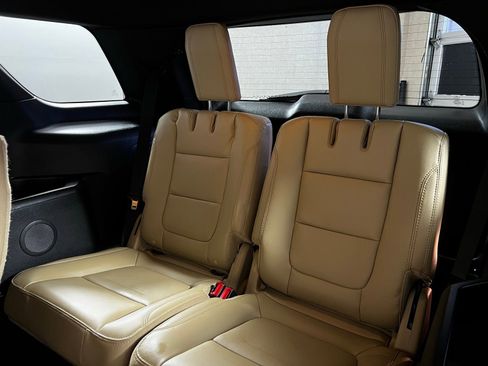 Used 2017 Ford Explorer XLT w/ Equipment Group 202A image 26