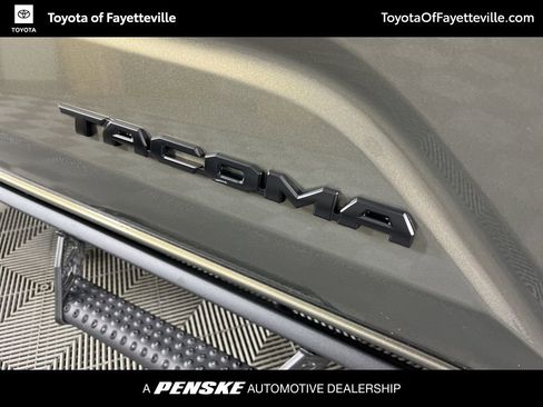 Certified 2025 Toyota Tacoma TRD Off-Road image 3