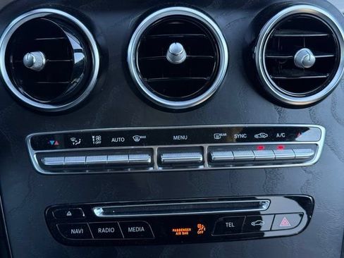 Used 2019 Mercedes-Benz GLC 300 4MATIC image 23