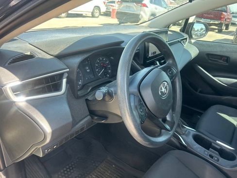 Used 2024 Toyota Corolla LE FWD image 5