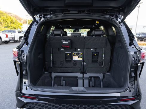 New 2026 Toyota Sienna XSE FWD image 8