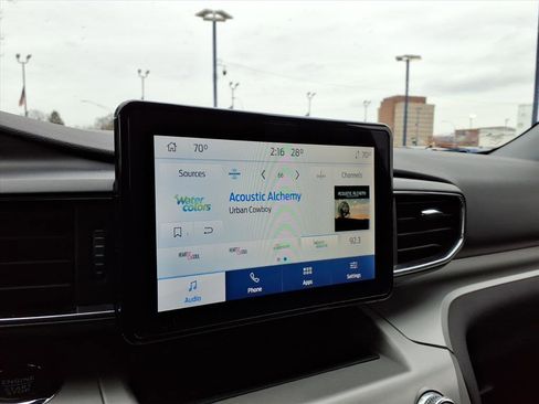 Used 2022 Ford Explorer XLT w/ Equipment Group 202A image 20