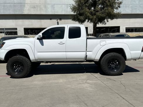 Used 2014 Toyota Tacoma PreRunner w/ TRD Sport Package RWD image 6