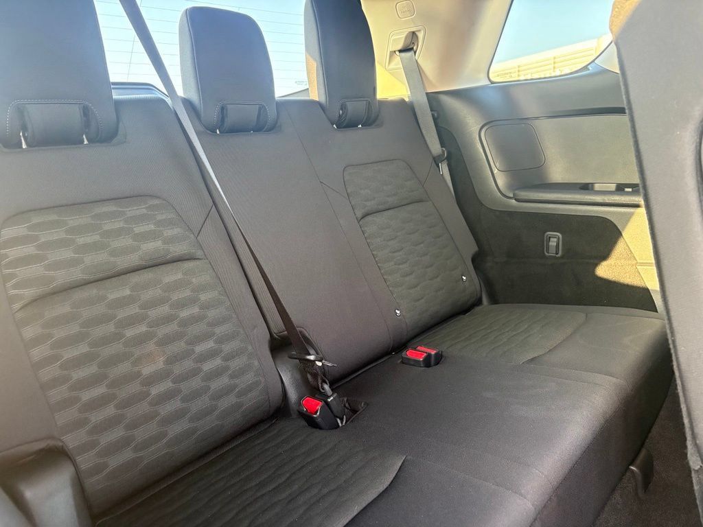 Used 2025 Nissan Pathfinder SV AWD/4WD image 21