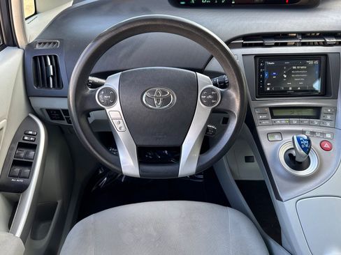 Used 2013 Toyota Prius Two image 15