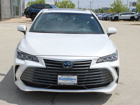 Used 2020 Toyota Avalon XLE w/ Moonroof Package FWD image 2