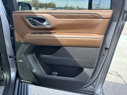 Used 2021 Chevrolet Suburban High Country AWD/4WD image 18