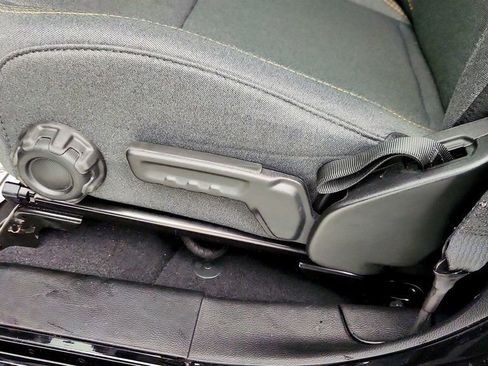 Used 2025 Jeep Wrangler Unlimited Sahara image 10