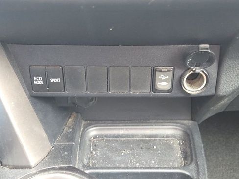 Used 2016 Toyota RAV4 XLE image 31