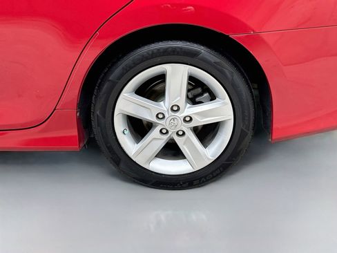 Used 2014 Toyota Camry SE FWD image 30