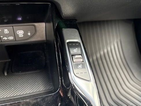 Certified 2025 Kia Sorento SX Prestige w/ Sage Leather Package AWD/4WD image 17