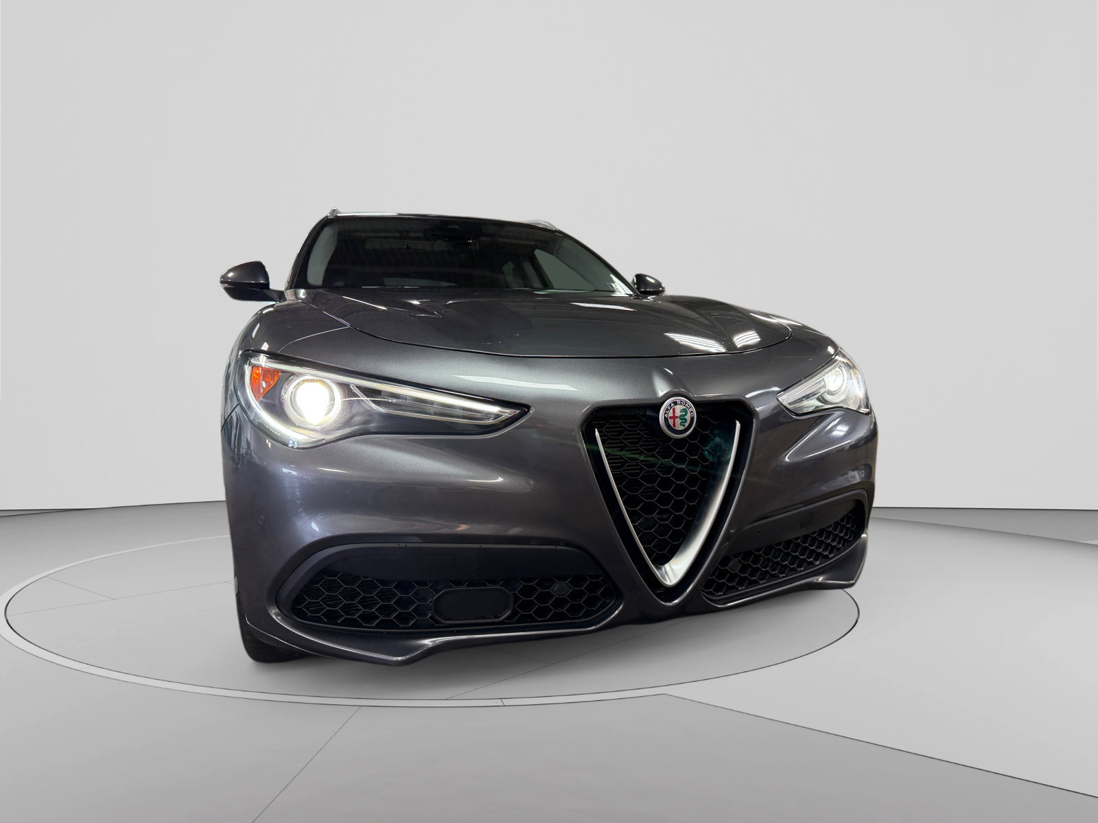 Used 2020 Alfa Romeo Stelvio Ti w/ Active Blind Spot Package AWD/4WD image 44