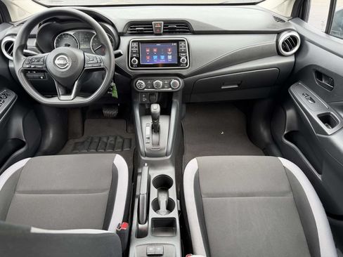 Used 2025 Nissan Versa S w/ Trunk Package FWD image 2