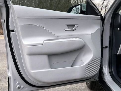 Used 2024 Hyundai Kona SEL image 9