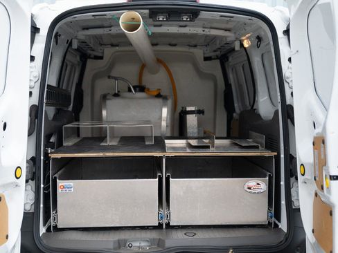 Used 2022 Ford Transit Connect XL image 18