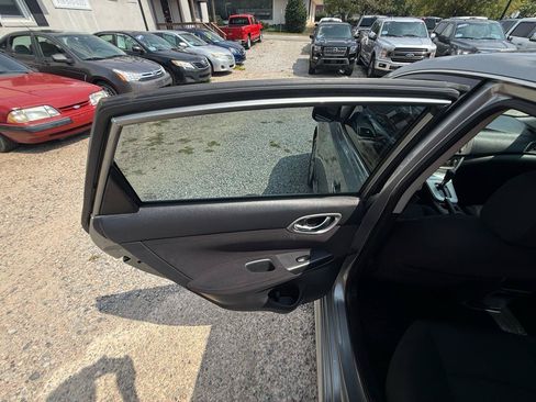 Used 2014 Nissan Sentra SR w/ SR Driver Package FWD image 25