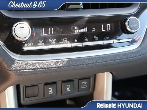 Used 2024 Toyota Corolla Cross XLE w/ Convenience Package AWD/4WD image 38