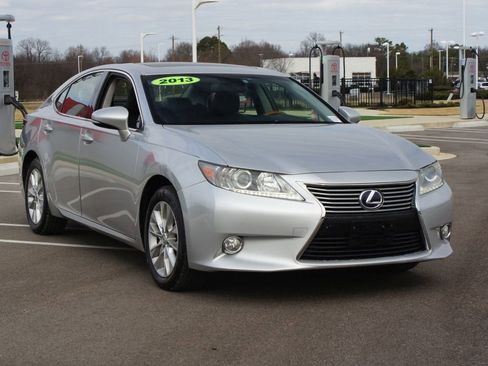 Used 2013 Lexus ES 300h Hybrid image 2