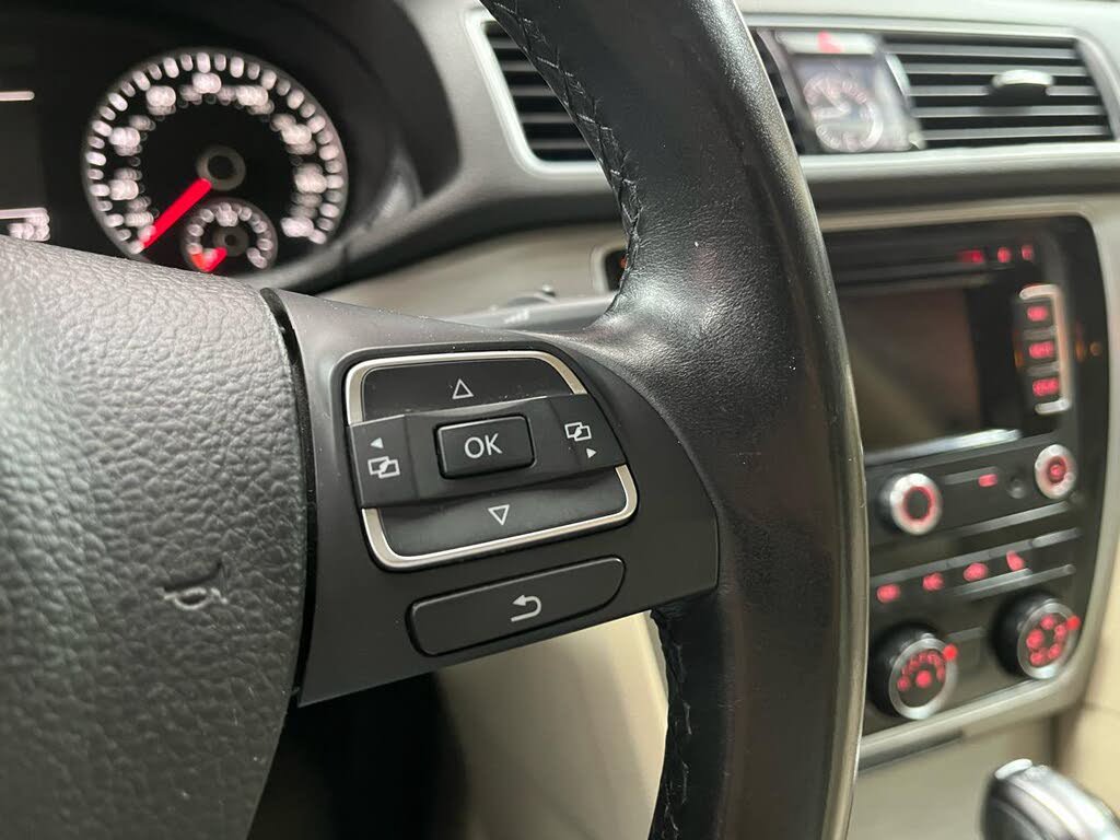 Used 2014 Volkswagen Passat TDI SE FWD image 14