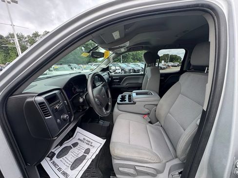 Used 2018 Chevrolet Silverado 1500 Custom w/ Custom Value Package AWD/4WD image 9