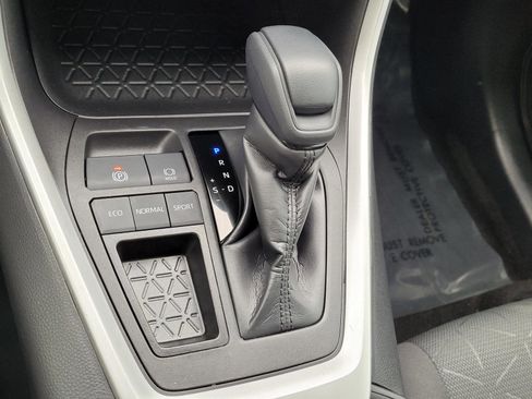 Used 2023 Toyota RAV4 XLE w/ Convenience Package image 14