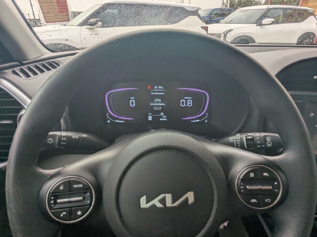 Used 2025 Kia Soul LX FWD image 25
