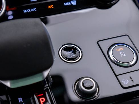 Used 2023 Land Rover Range Rover Sport SE Dynamic image 20