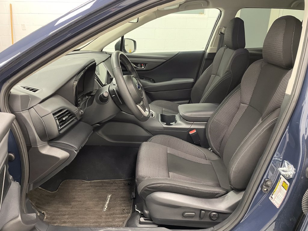 Used 2025 Subaru Outback Premium AWD/4WD image 7