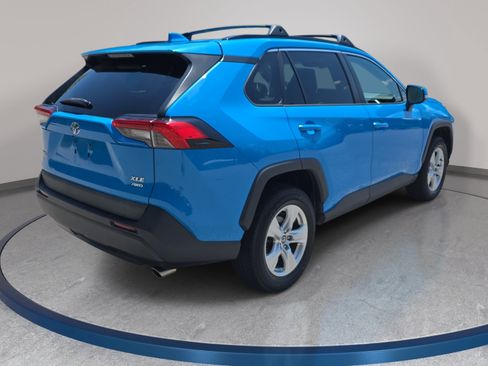 Used 2021 Toyota RAV4 XLE w/ Convenience Package AWD/4WD image 5