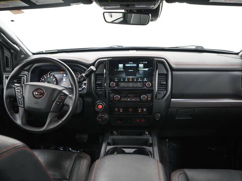 Used 2024 Nissan Titan PRO-4X w/ Pro-4x Convenience Package AWD/4WD image 17