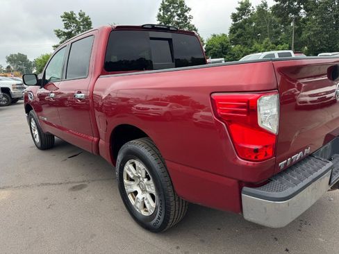 Used 2017 Nissan Titan SV AWD/4WD image 10