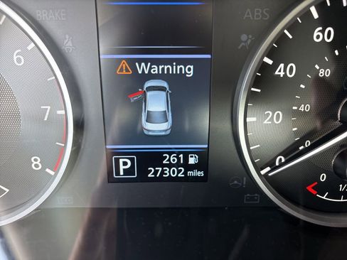 Used 2025 Nissan Sentra S image 12