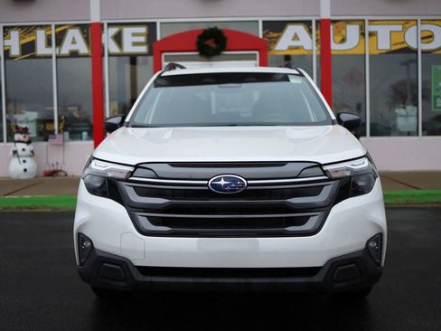 Used 2025 Subaru Forester Premium w/ Convenience Package #1 image 2